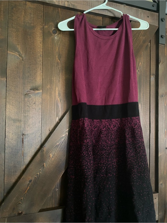 Ann Taylor Dresses & Skirts - Ann Taylor Maroon and Black Sleeveless Knit Dress
